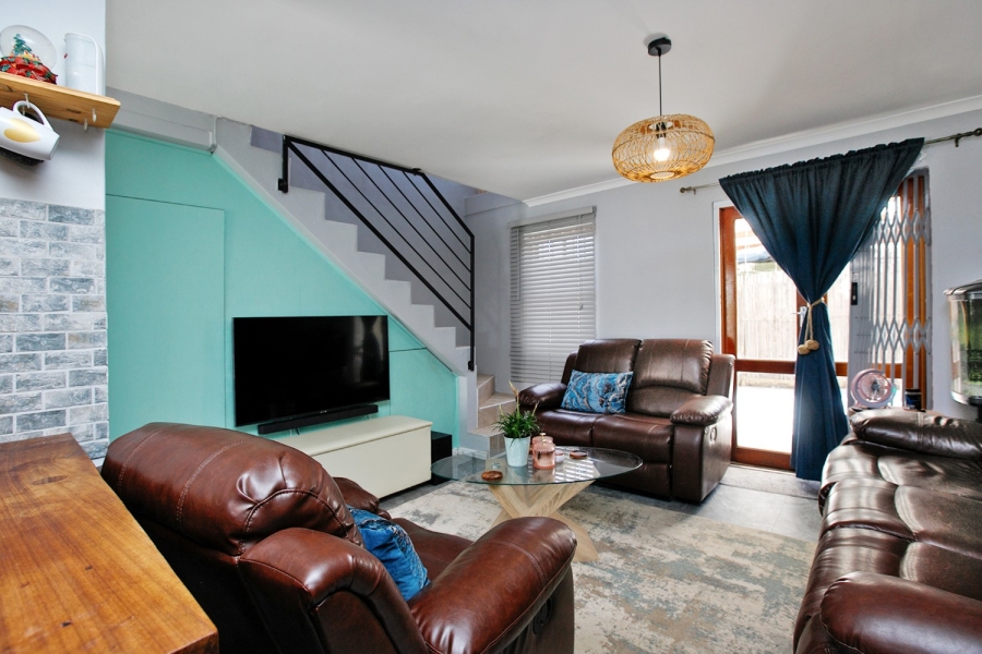 To Let 2 Bedroom Property for Rent in Wynberg Western Cape